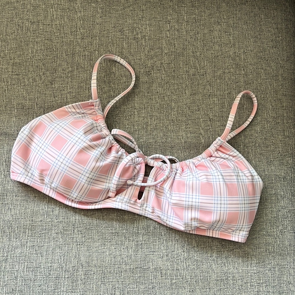 Patterned bikini top, brand new